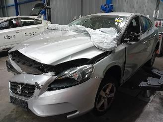 Volvo V-40 V40 (MV) Hatchback 5-drs 2.0 D3 20V (D5204T6) [110kW]  (03-2012/03-201=
5) picture 1