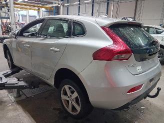 Volvo V-40 V40 (MV) Hatchback 5-drs 2.0 D3 20V (D5204T6) [110kW]  (03-2012/03-201=
5) picture 4