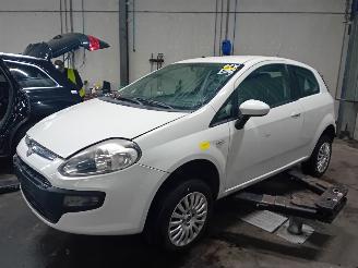 Coche siniestrado Fiat Punto Punto Evo (199) Hatchback 1.3 JTD Multijet 85 16V (199.B.4000(Euro 5))=
 [62kW]  (10-2009/02-2012) 2011