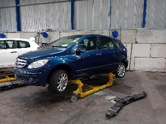 Uttjänta bilar auto Mercedes B-klasse B (W245) Hatchback 2.0 B-200 16V (M266.960) [100kW]  (03-2005/11-2011)= 2006/0