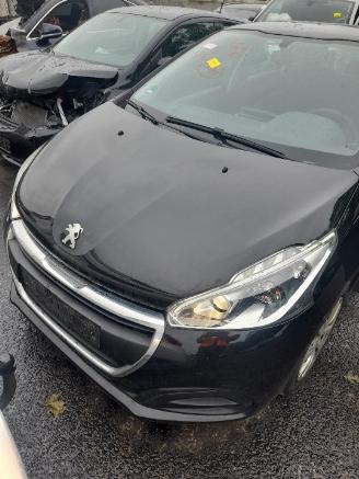 Uttjänta bilar auto Peugeot 208 208 I (CA/CC/CK/CL) Hatchback 1.6 Blue HDi 100 (DV6FD(BHY)) [73kW]  (0=
1-2015/12-2019) 2015/0