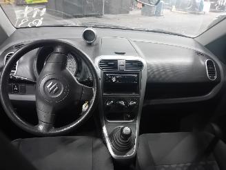 Suzuki Splash Splash MPV 1.2 16V (K12B) [63kW]  (01-2008/08-2010) picture 5