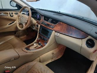 Mercedes CLS CLS (C219) Sedan 350 CGI 3.5 V6 24V (M272.985) [215kW]  (04-2006/12-20=
10) picture 8