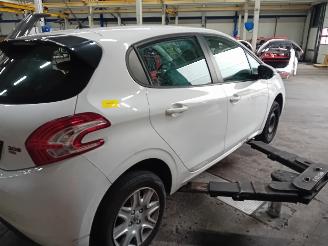 Peugeot 208 208 I (CA/CC/CK/CL) Hatchback 1.4 HDi (DV4C(8HP)) [50kW]  (03-2012/12-=
2019) picture 3