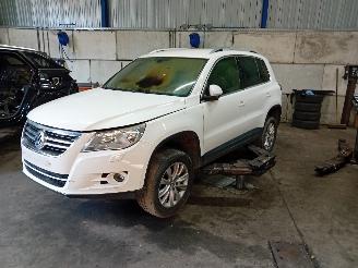 Vrakbiler auto Volkswagen Tiguan Tiguan (5N1/2) SUV 2.0 TSI 16V 4Motion (CCZA(Euro 5)) [147kW]  (09-200=
7/07-2018) 2010/0