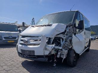 krockskadad bil auto Ford Transit Transit Tourneo Bus 2.2 TDCi 16V Euro 5 (DRFA) [74kW]  (09-2011/06-201=
2) 2011/11