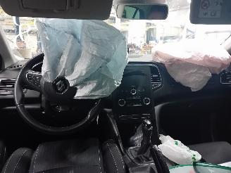 Renault Mégane Megane IV (RFBB) Hatchback 5-drs 1.2 Energy TCE 130 (H5F-408(H5F-F4)) =
[97kW]  (11-2015/...) picture 5