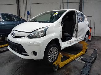 Vrakbiler auto Toyota Aygo Aygo (B10) Hatchback 1.0 12V VVT-i (1KR-FE) [50kW]  (07-2005/05-2014) 2012