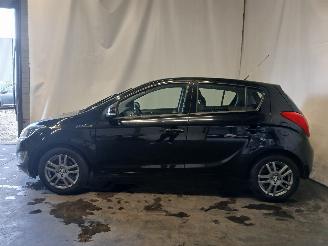 Hyundai I-20 i20 Hatchback 1.2i 16V (G4LA) [63kW]  (03-2012/12-2015) picture 4