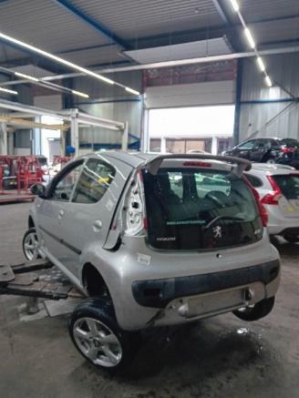 Peugeot 107 107 Hatchback 1.0 12V (384F(1KR)) [50kW]  (06-2005/05-2014) picture 3