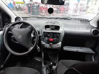 Peugeot 107 107 Hatchback 1.0 12V (384F(1KR)) [50kW]  (06-2005/05-2014) picture 5