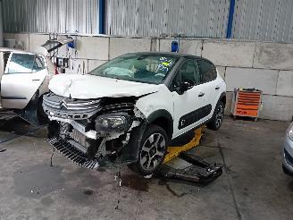 Coche siniestrado Citroën C3 C3 (SX/SW) Hatchback 1.2 12V e-THP PureTech 110 (EB2DT(HNZ)) [81kW]  (=
07-2016/...) 2018
