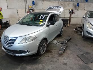 Vrakbiler auto Lancia Ypsilon Ypsilon (312) Hatchback 0.9 TwinAir 85 (312.A.2000(Euro 5)) [63kW]  (0=
5-2011/...) 2012/6