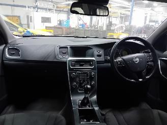 Volvo V-60 V60 I (FW/GW) Combi 1.6 DRIVe (D4162T) [84kW]  (02-2011/12-2015) picture 5