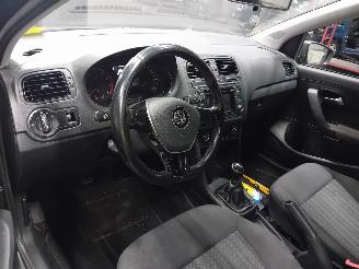 Volkswagen Polo Polo V (6R) Hatchback 1.0 12V BlueMotion Technology (CHYB) [55kW]  (01=
-2014/10-2017) picture 5