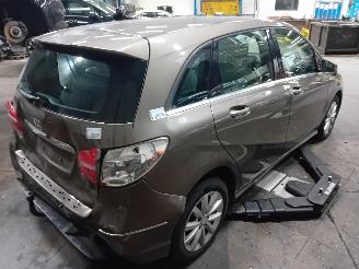 Mercedes B-klasse B (W246) Hatchback 1.6 B-180 BlueEFFICIENCY Turbo 16V (M270.910) [90kW=
]  (11-2011/12-2018) picture 3