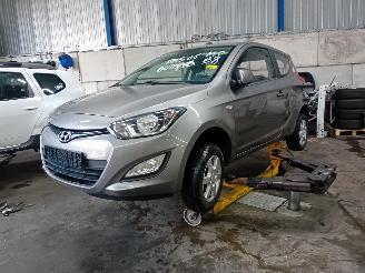 Vrakbiler auto Hyundai I-20 i20 Hatchback 1.2i 16V (G4LA) [63kW]  (03-2012/12-2015) 2012/0