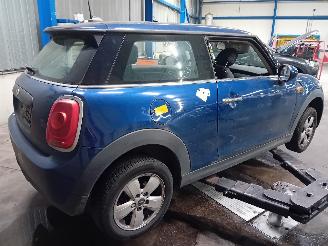 Mini Mini Mini (F56) Hatchback 3-drs 1.5 12V One D (B37C15A) [70kW]  (03-2014/..=
=2E) picture 3