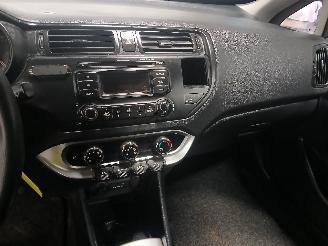 Kia Rio Rio III (UB) Hatchback 1.1 CRDi VGT 12V (D3FA) [55kW]  (09-2011/12-201=
7) picture 15