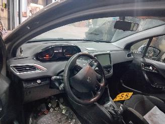 Peugeot 208 208 I (CA/CC/CK/CL) Hatchback 1.2 Vti 12V PureTech 82 (EB2F(HMZ)) [60k=
W]  (03-2012/12-2019) picture 5