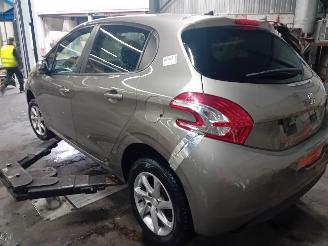 Peugeot 208 208 I (CA/CC/CK/CL) Hatchback 1.2 Vti 12V PureTech 82 (EB2F(HMZ)) [60k=
W]  (03-2012/12-2019) picture 4