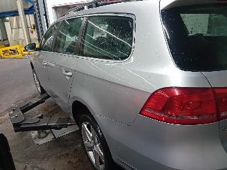 Volkswagen Passat Passat Variant (365) Combi 1.6 TDI 16V Bluemotion (CAYC(Euro 5)) [77kW=
]  (08-2010/12-2014) picture 4