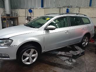 Purkuautot passenger cars Volkswagen Passat Passat Variant (365) Combi 1.6 TDI 16V Bluemotion (CAYC(Euro 5)) [77kW=
]  (08-2010/12-2014) 2011/4