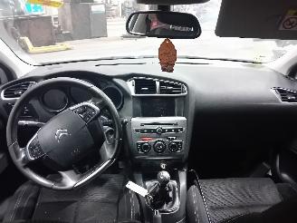 Citroën C4 C4 Berline (NC) Hatchback 5-drs 1.6 BlueHDI 100 (DV6FD(BHY)) [73kW]  (=
07-2014/05-2018) picture 5