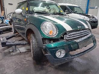 Mini Mini Mini (R56) Hatchback 1.6 16V Cooper (N12-B16A) [88kW]  (10-2006/02-201=
2) picture 2