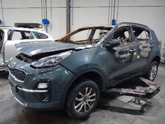 disassembly passenger cars Kia Sportage Sportage (QL) Terreinwagen 1.6 T-GDI 16V 4x4 (G4FJ) [130kW]  (09-2015/=
09-2022) 2019/12