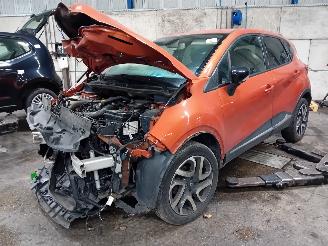 Démontage voiture Renault Captur Captur (2R) SUV 0.9 Energy TCE 12V (H4B-408(H4B-B4)) [66kW]  (06-2013/=
=2E..) 2015/7