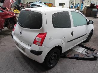 Renault Twingo Twingo II (CN) Hatchback 3-drs 1.2 (D7F-800(Euro 4)) [43kW]  (03-2007/=
09-2014) picture 3