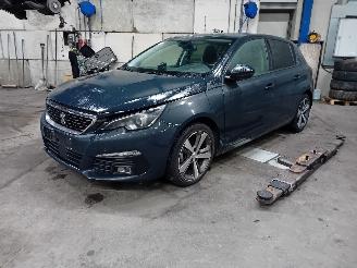 Coche siniestrado Peugeot 308 308 (L3/L8/LB/LH/LP) Hatchback 5-drs 1.2 12V e-THP PureTech 130 (EB2DT=
S(HNY)) [96kW]  (11-2013/06-2021) 2019/7