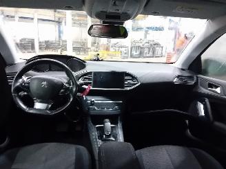 Peugeot 308 308 (L3/L8/LB/LH/LP) Hatchback 5-drs 1.2 12V e-THP PureTech 130 (EB2DT=
S(HNY)) [96kW]  (11-2013/06-2021) picture 5