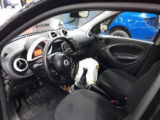 Smart Forfour Forfour (453) Hatchback 5-drs 1.0 12V (M281.920) [52kW]  (07-2014/...)= picture 5