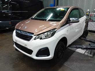 Salvage car Peugeot 108 108 Hatchback 1.0 12V (1KRFE(CFB)) [51kW]  (05-2014/...) 2014/7