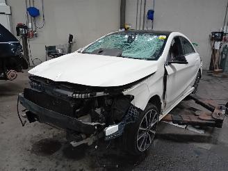 demontáž osobní automobily Mercedes Cla-klasse CLA (117.3) Sedan 1.6 CLA-180 16V (M270.910) [90kW]  (01-2013/03-2019)= 2013/11