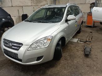 Salvage car Kia Cee d Cee'd Sporty Wagon (EDF) Combi 1.4 16V (G4FA) [80kW]  (09-2007/12-2012=
) 2009/2