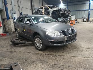 Volkswagen Passat Passat Variant (3C5) Combi 2.0 TDI 16V 140 (BKP) [103kW]  (08-2005/11-=
2010) picture 2