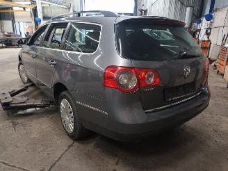Volkswagen Passat Passat Variant (3C5) Combi 2.0 TDI 16V 140 (BKP) [103kW]  (08-2005/11-=
2010) picture 4