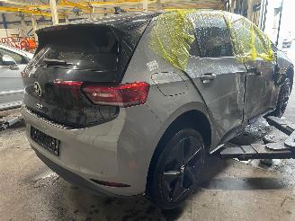 Volkswagen ID.3 ID.3 (E11/E12) Hatchback 5-drs First, Life, Pro 58 kWh (EBJC) [150kW] =
 (11-2019/...) picture 3