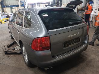 Porsche Cayenne Cayenne (9PA) SUV 4.5 S V8 32V (M48.00) [250kW]  (09-2002/09-2007) picture 4