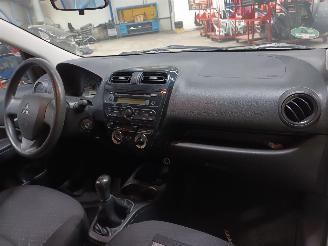 Mitsubishi Space-star Space Star (A0) Hatchback 1.0 12V Mivec AS&G (3A90) [51kW]  (05-2012/.=
=2E.) picture 5