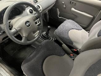 Nissan Micra Micra (K11) Hatchback 1.4 16V (CGA3DE) [60kW]  (09-2000/02-2003) picture 15