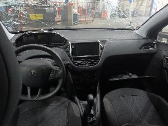 Peugeot 208 208 (CA/CC/CK/CL) Hatchback 1.2 Vti 12V (HMZ) [60kW]  (03-2012/...) picture 5
