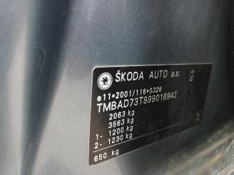 Skoda Superb Superb (3TAA) Hatchback 1.9 TDI (BLS) [77kW]  (03-2008/09-2010) picture 6
