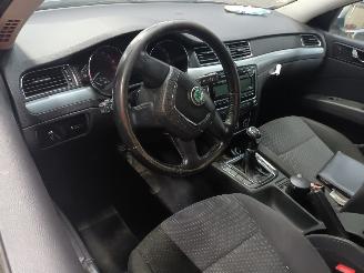Skoda Superb Superb (3TAA) Hatchback 1.9 TDI (BLS) [77kW]  (03-2008/09-2010) picture 5