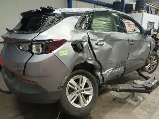 Opel Grandland Grandland (X) SUV 1.2 Turbo 12V (D12XHT(EB2ADTS)) [96kW]  (06-2017/...=
) picture 3