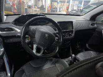Peugeot 2008 2008 (CU) MPV 1.2 Vti 12V PureTech 82 (EB2F(HMZ)) [60kW]  (03-2013/12-=
2018) picture 5