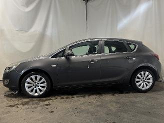 Opel Astra Astra J (PC6/PD6/PE6/PF6) Hatchback 5-drs 1.4 Turbo 16V (A14NET(Euro 5=
)) [103kW]  (12-2009/10-2015) picture 4